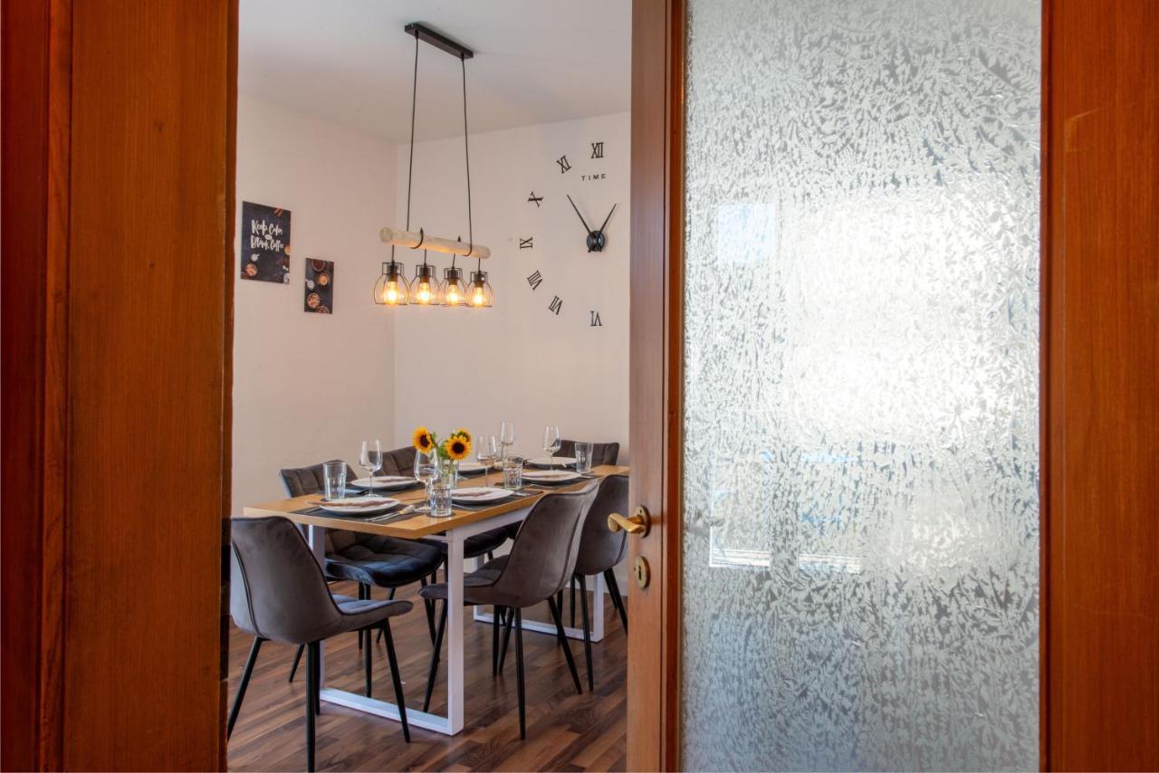Bessa Homes 6 Personen 2 Schlafzimmer, 3 King Size, Betten, Balkon, Kueche Haag in Oberbayern Екстериор снимка